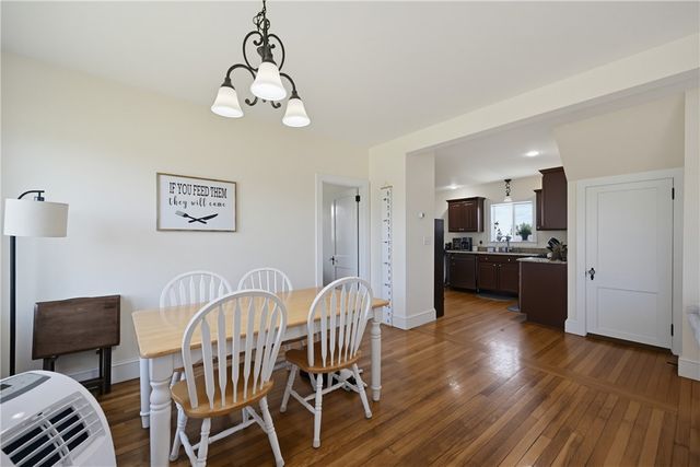 40 Walnut Street, Tiverton, RI 02878