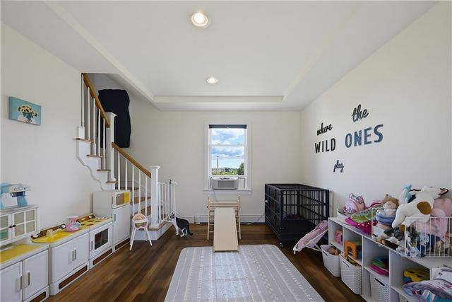 40 Walnut Street, Tiverton, RI 02878