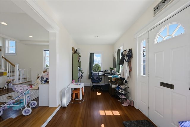 40 Walnut Street, Tiverton, RI 02878