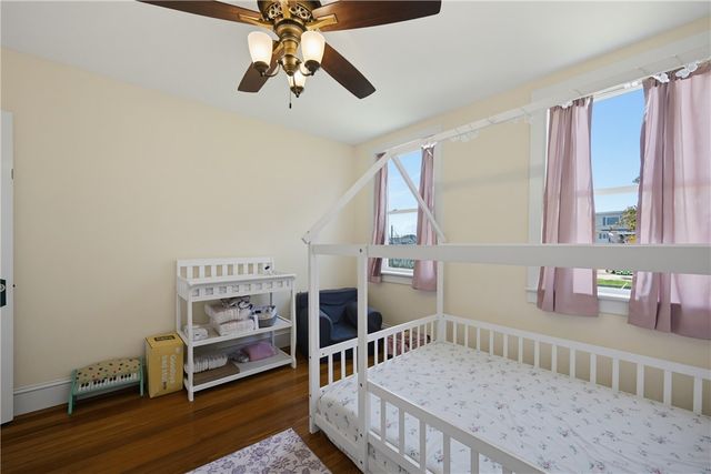 40 Walnut Street, Tiverton, RI 02878