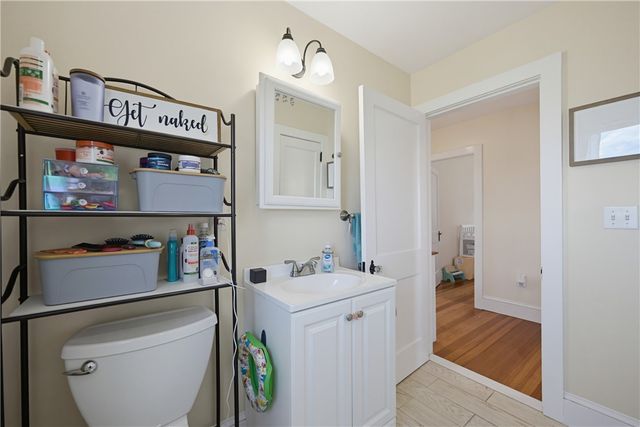 40 Walnut Street, Tiverton, RI 02878