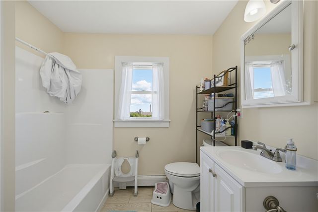 40 Walnut Street, Tiverton, RI 02878