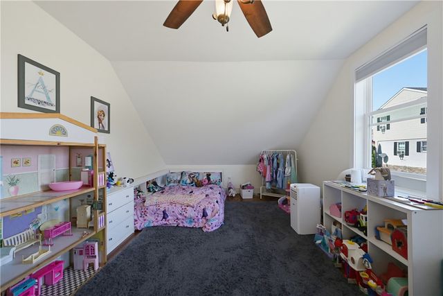 40 Walnut Street, Tiverton, RI 02878