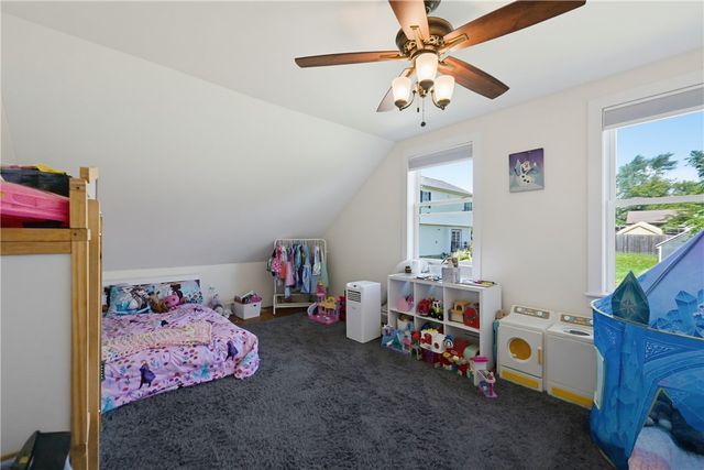 40 Walnut Street, Tiverton, RI 02878