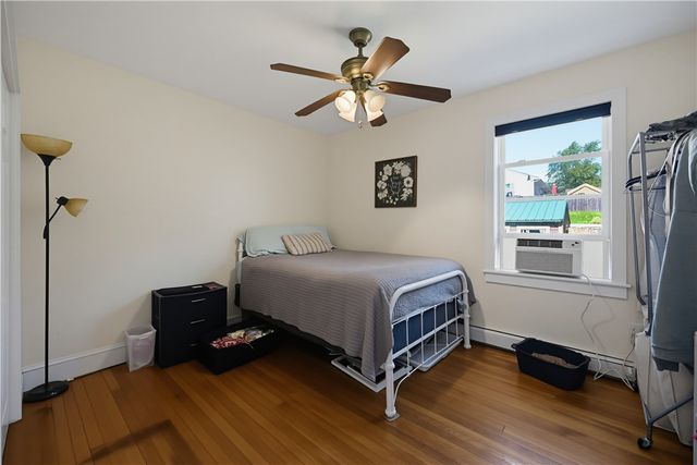 40 Walnut Street, Tiverton, RI 02878