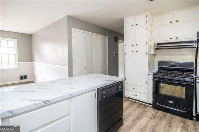 3541 Pinehill Circle, Acworth, GA 30101