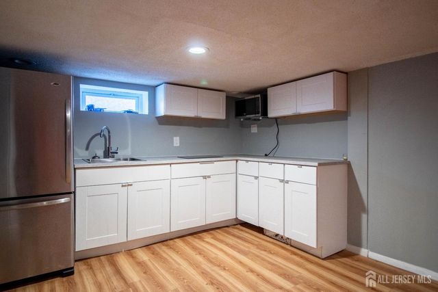 11 Tyndale Avenue, Monroe, NJ 08831