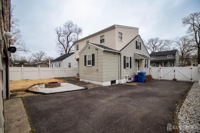 11 Tyndale Avenue, Monroe, NJ 08831