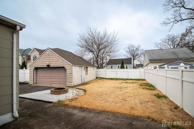 11 Tyndale Avenue, Monroe, NJ 08831