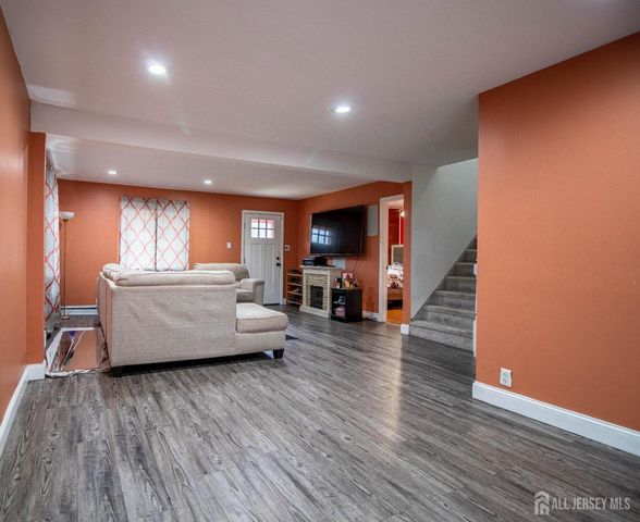 11 Tyndale Avenue, Monroe, NJ 08831