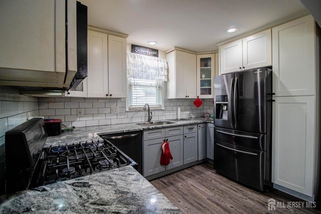 11 Tyndale Avenue, Monroe, NJ 08831