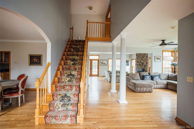 58 Deer Run Road, Red Hook, NY 12571