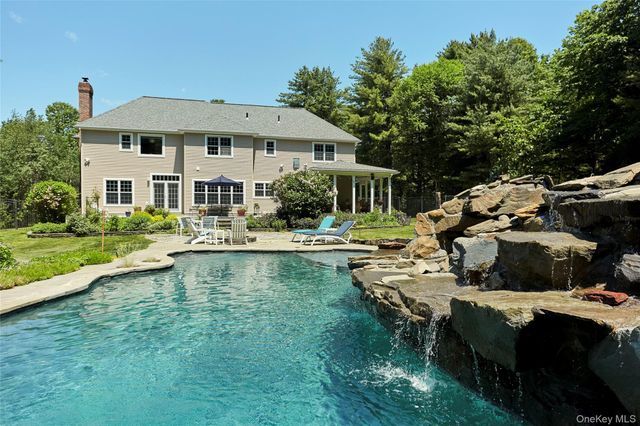 58 Deer Run Road, Red Hook, NY 12571