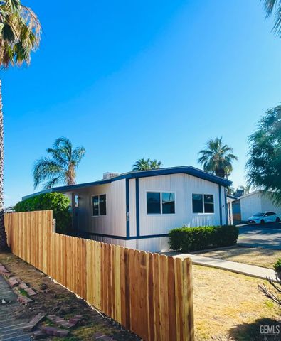 144 Torrey Pines Lane, Bakersfield, CA 93308