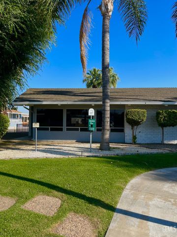 144 Torrey Pines Lane, Bakersfield, CA 93308