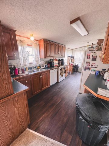 4415 S Pine Ridge Road, Birdseye, IN 47513
