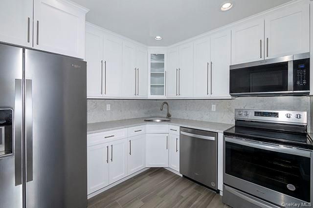 425 Newbridge Road 30, East Meadow, NY 11554