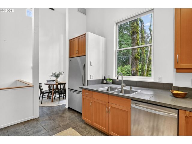 5733 Sw SALMON St, Portland, OR 97221