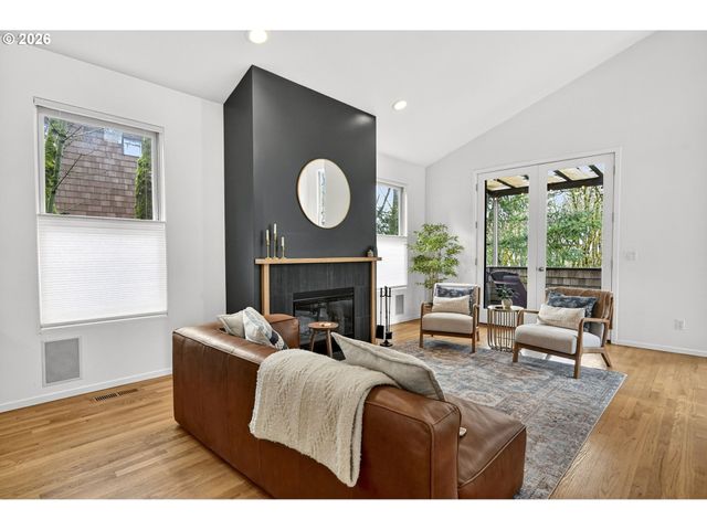 5733 Sw SALMON St, Portland, OR 97221