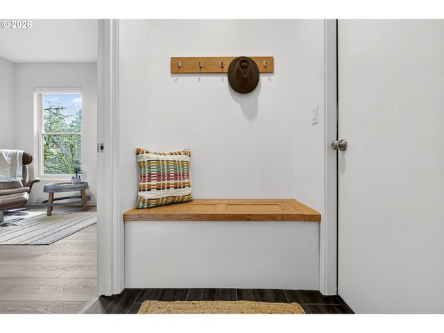 5733 Sw SALMON St, Portland, OR 97221