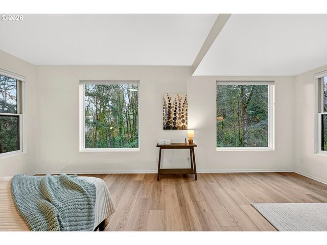 5733 Sw SALMON St, Portland, OR 97221