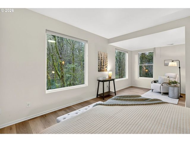 5733 Sw SALMON St, Portland, OR 97221