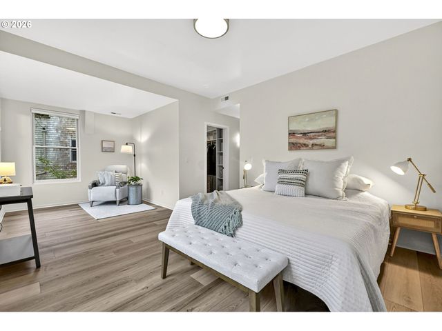 5733 Sw SALMON St, Portland, OR 97221