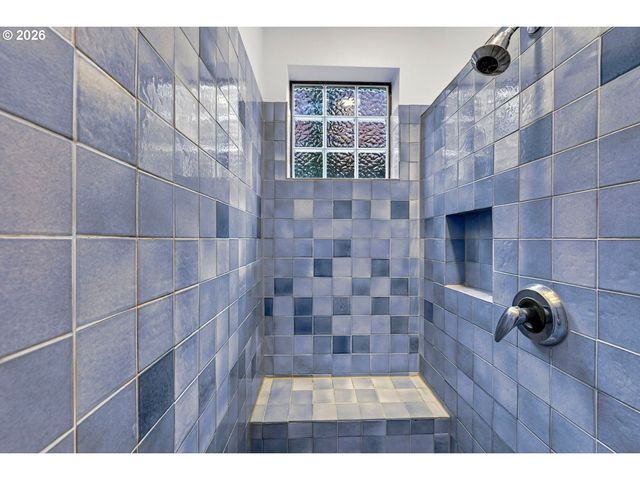 5733 Sw SALMON St, Portland, OR 97221