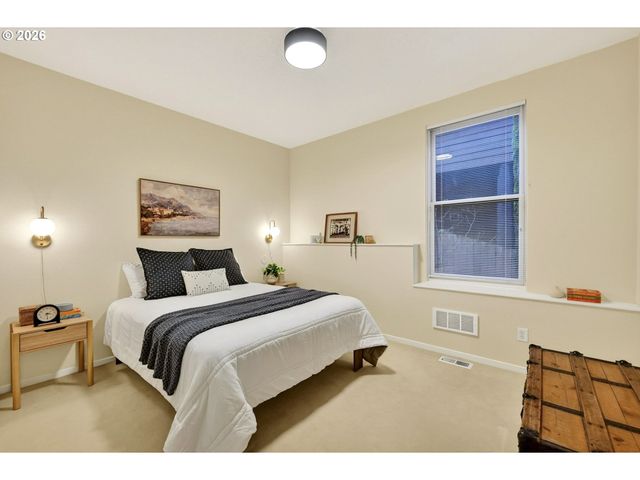 5733 Sw SALMON St, Portland, OR 97221