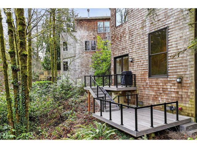 5733 Sw SALMON St, Portland, OR 97221