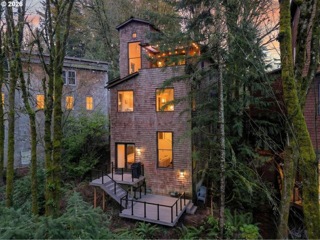 5733 Sw SALMON St, Portland, OR 97221