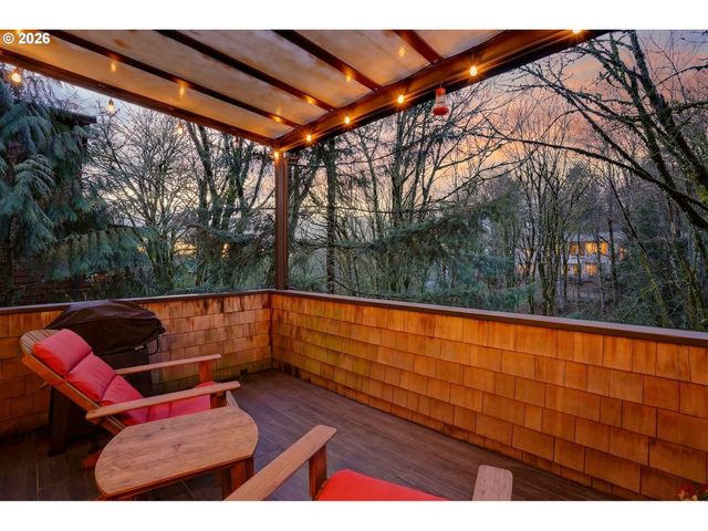 5733 Sw SALMON St, Portland, OR 97221