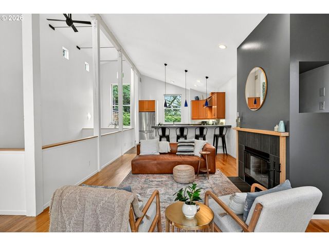 5733 Sw SALMON St, Portland, OR 97221