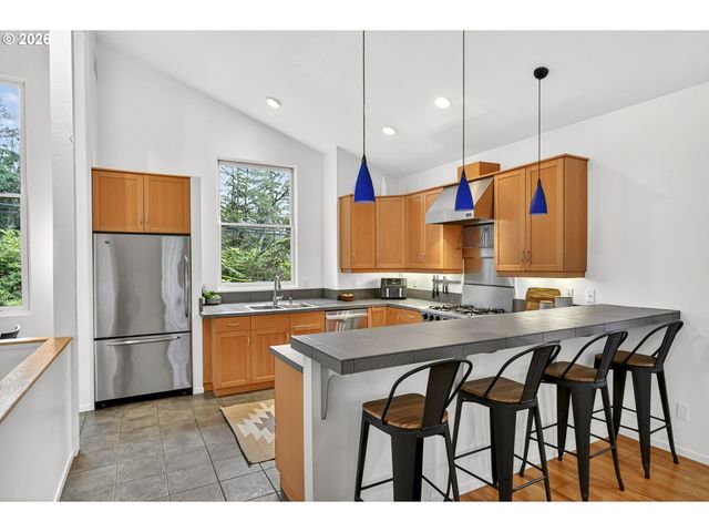 5733 Sw SALMON St, Portland, OR 97221