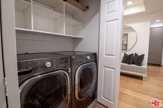 575 S Barrington Avenue 211, Los Angeles, CA 90049