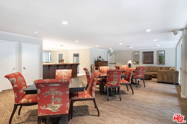 575 S Barrington Avenue 211, Los Angeles, CA 90049