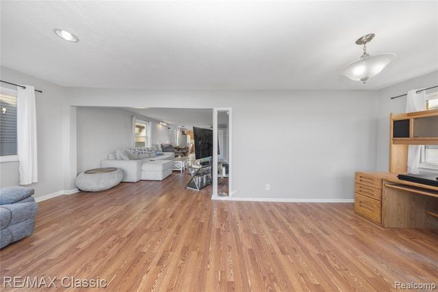 8665 Cooley Lake Road, Commerce Twp, MI 48382
