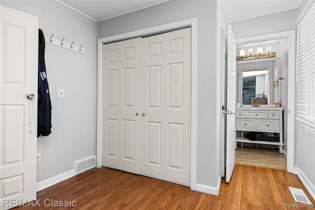 8665 Cooley Lake Road, Commerce Twp, MI 48382