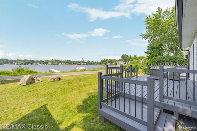 8665 Cooley Lake Road, Commerce Twp, MI 48382