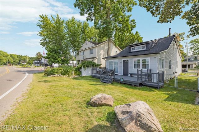 8665 Cooley Lake Road, Commerce Twp, MI 48382