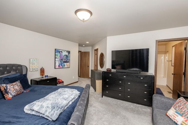 2750 10th Street W, West Fargo, ND 58078