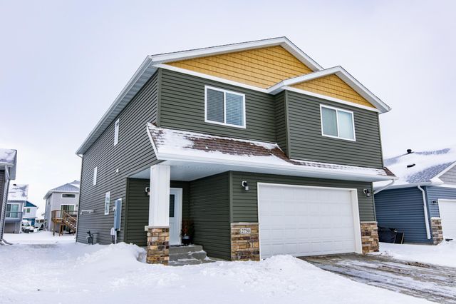 2750 10th Street W, West Fargo, ND 58078