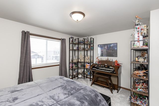 2750 10th Street W, West Fargo, ND 58078