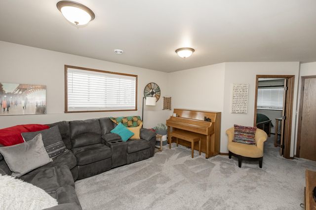 2750 10th Street W, West Fargo, ND 58078