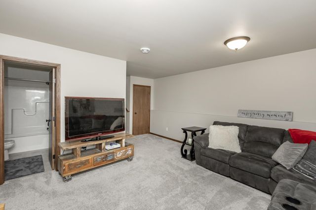 2750 10th Street W, West Fargo, ND 58078