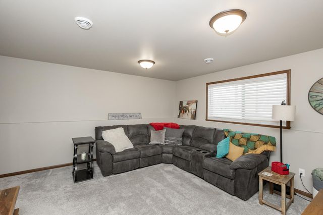 2750 10th Street W, West Fargo, ND 58078