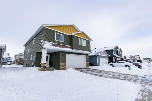 2750 10th Street W, West Fargo, ND 58078