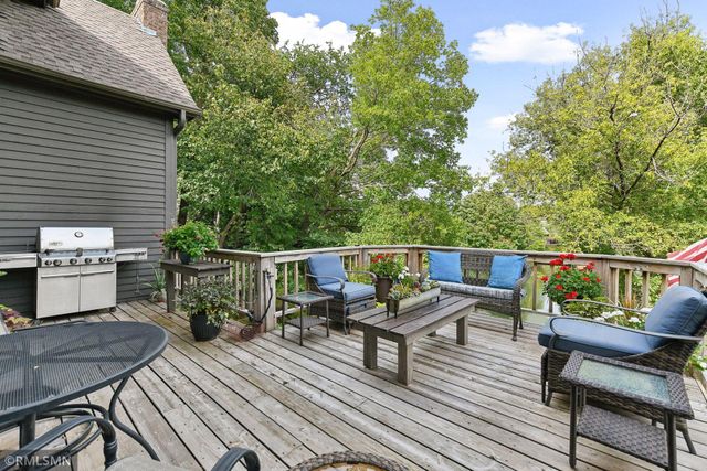 19500 Silver Lake Trail, Shorewood, MN 55331