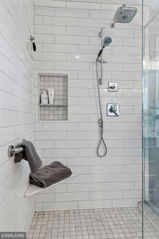 19500 Silver Lake Trail, Shorewood, MN 55331