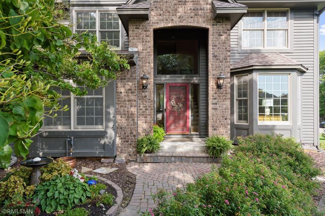 19500 Silver Lake Trail, Shorewood, MN 55331